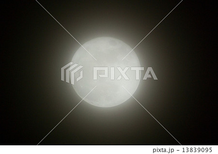 薄雲と満月 2015年2月4日 満月 月齢 14.6 大潮 薄雲と満月 2015年2月4日 満月 月齢 14.6 大潮 13839095