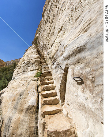 staircase leading up 13842246