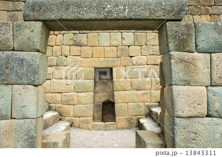 Ingapirca, Inca wall and town, largest known Inca ruins in Ecuad 13843311
