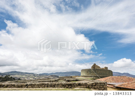 Ingapirca, Inca wall and town, largest known Inca ruins in Ecuad 13843313