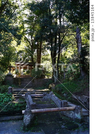 鎌倉五山 浄智寺 甘露の井 & 惣門 ( 高麗門 ) 神奈川県 鎌倉市 山ノ内 鎌倉五山 浄智寺 甘露の井 & 惣門 ( 高麗門 ) 神奈川県 鎌倉市 山ノ内 13845164