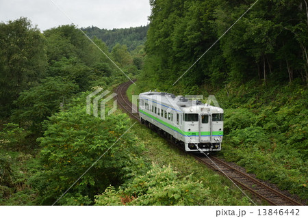 宗谷本線を走る普通列車 13846442