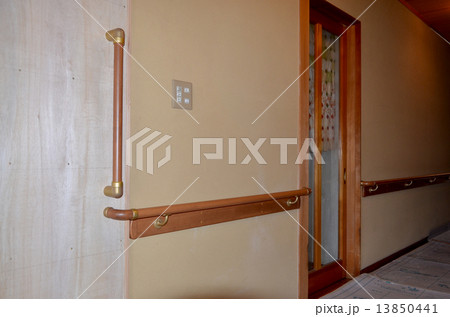 廊下の手摺 13850441