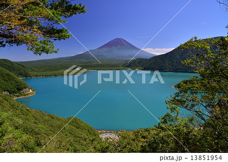 本栖湖からの富士山 本栖湖からの富士山 13851954
