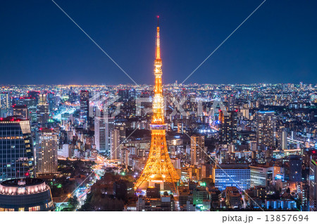 東京・オフィス街の夜景 13857694
