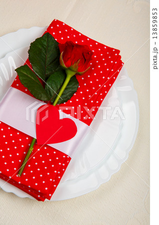 Beautiful set for romantic evening 13859853