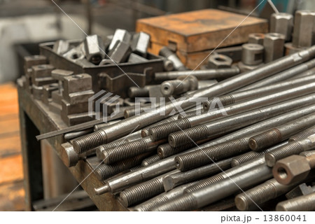 Toolkit of various tools  13860041