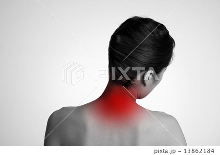 首の痛み 13862184