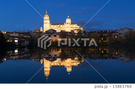 Cathedral of Salamanca in night 13863760