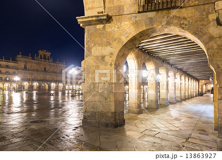 Night view of Plaza Mayor. Salamanca 13863927
