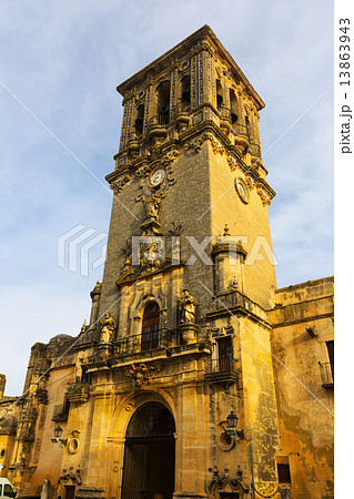 bell tower of Basílica. Arcos de la Frontera, Spain bell tower of Basílica. Arcos de la Frontera, Spain 13863943