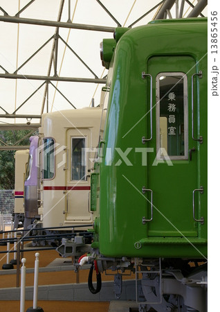 もう動かぬ列車達 13865456