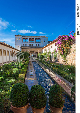 スペイン　世界遺産　アルハンブラ宮殿　ヘネラリーフェ庭園 13867687