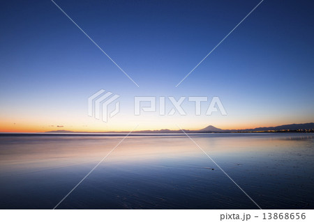 湘南の海と富士山 13868656