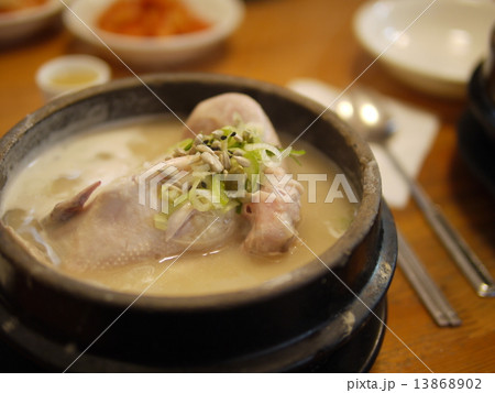 韓国参鶏湯 サムゲタン の写真素材 韓国参鶏湯 サムゲタン の写真素材