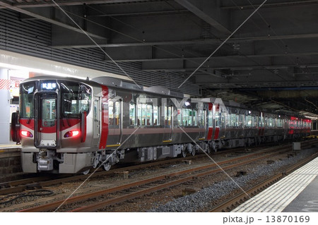 最新鋭の山陽本線227系（試運転列車） 13870169