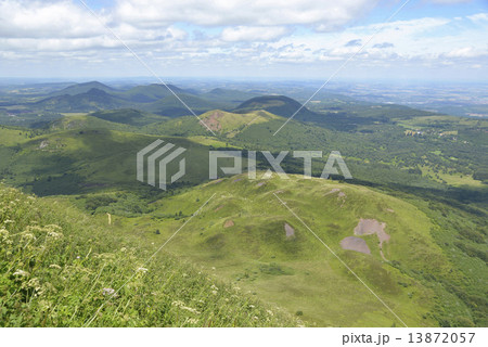 ピュイ・ド・ドーム頂上からのパノラマ 13872057