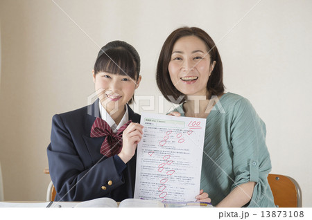 中学生と先生 13873108