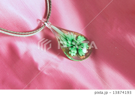 ガラス細工のペンダント(ネックレス) ガラス細工のペンダント(ネックレス) 13874193
