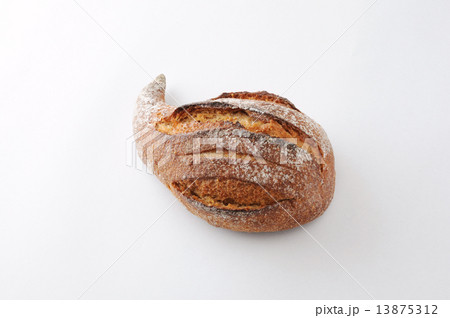 フランスパン イチジクパン クローズアップ 白背景 13875312