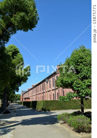 赤レンガ造の美術館 13875771