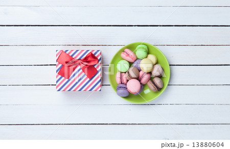 Gift box and macaron 13880604