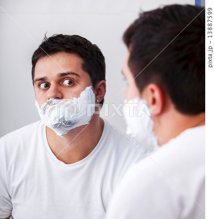Surprised real men shaving. 13887599