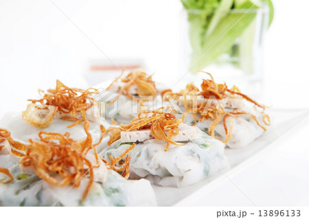 Vietnamese steamed rice-skin dumplings Vietnamese steamed rice-skin dumplings 13896133