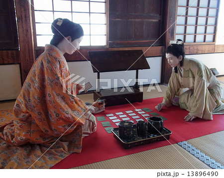 世界遺産「姫路城」西ノ丸化粧櫓で百人一首に興じる千姫 世界遺産「姫路城」西ノ丸化粧櫓で百人一首に興じる千姫 13896490