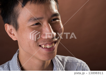 smiling 13896911