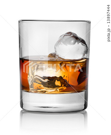 Whiskey and ice 13897444