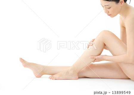 足・若い女性 足・若い女性 13899549