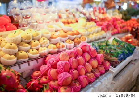 fruits shelf 13899784