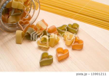 パスタを並べて 13901211