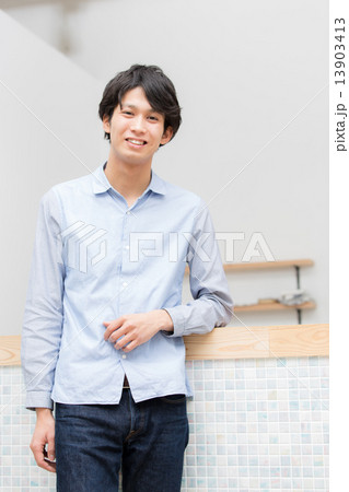 人物 男性ポートレート イメージ 13903413