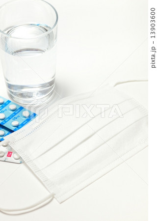 マスク　花粉症　新型コロナ 13903600