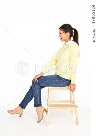(注意)不正/規約外使用は厳禁です ●20代日本人女性の笑顔。 (注意)不正/規約外使用は厳禁です ●20代日本人女性の笑顔。 13905324