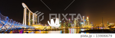 Singapore skyline 13906679