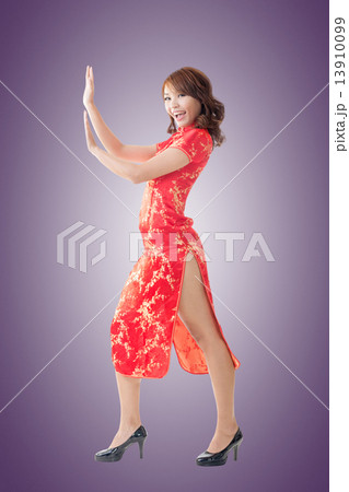 chinese woman at new year chinese woman at new year 13910099