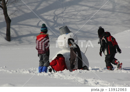 雪だるまつくり 子供 雪だるまつくり 子供 13912063