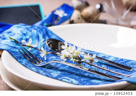 Easter table setting 13912453