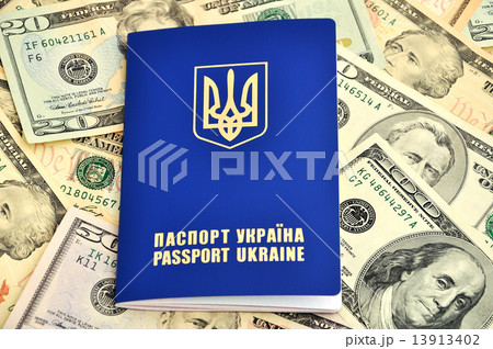 passports and dollars 13913402