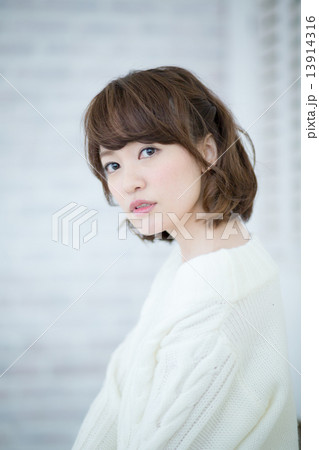 ボブヘアの女性の写真素材