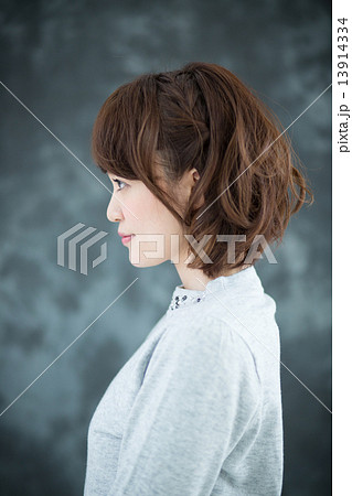 ボブヘアの女性 ボブヘアの女性 13914334