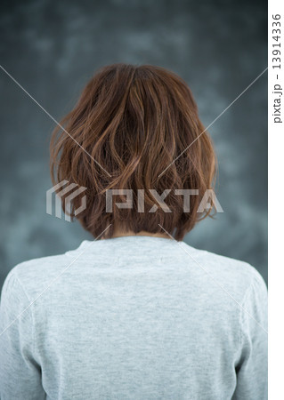 ボブヘアの女性 ボブヘアの女性 13914336