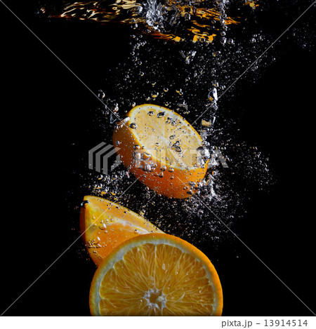 Orange slices in water Orange slices in water 13914514