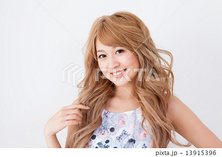 pursue beauty 13915396