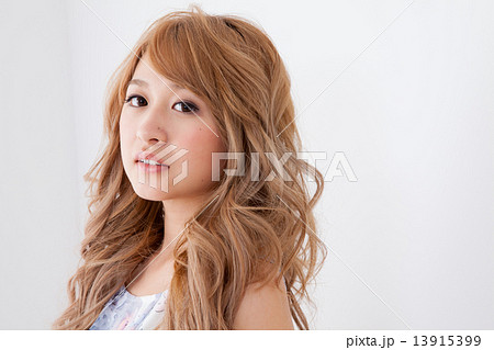 pursue beauty 13915399