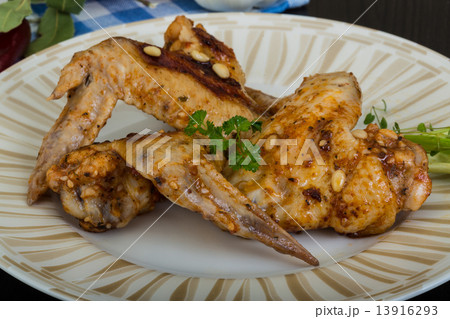 Roasted chicken wings 13916293