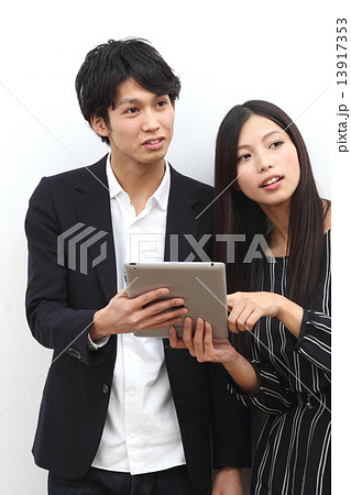 若いカップル 若いカップル 13917353
